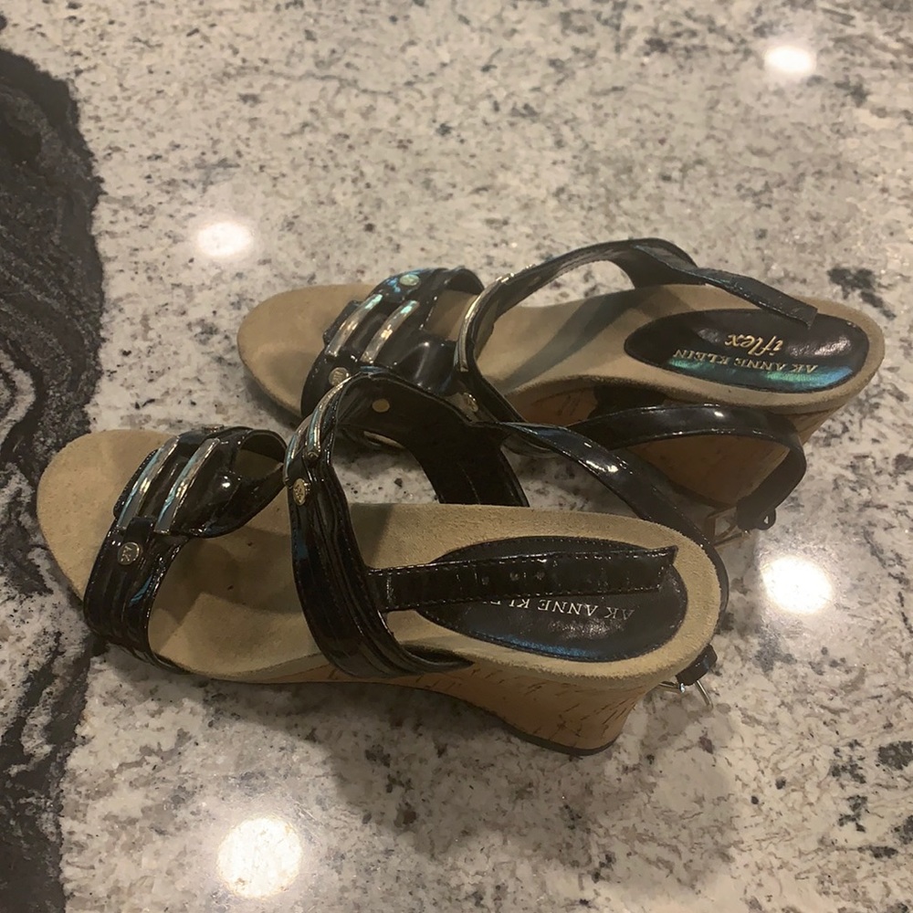 Women’s size 8 Anne Klein black wedge shoes